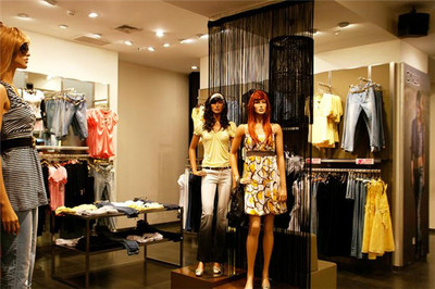 携手时尚潮流，共创财富未来 服饰加盟项目全方位解析